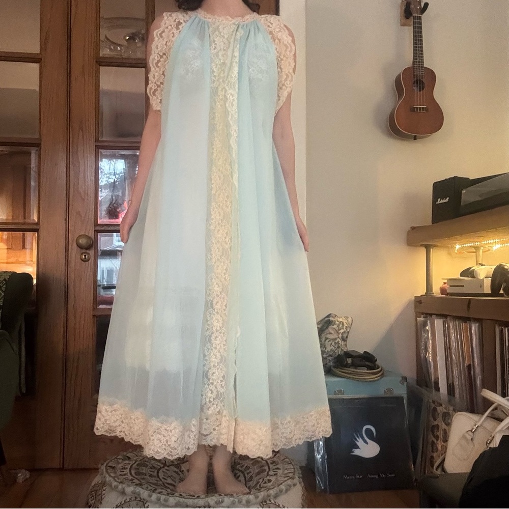 🦋 1960’s Peignoir Robe 🦋 - Picture 7 of 13